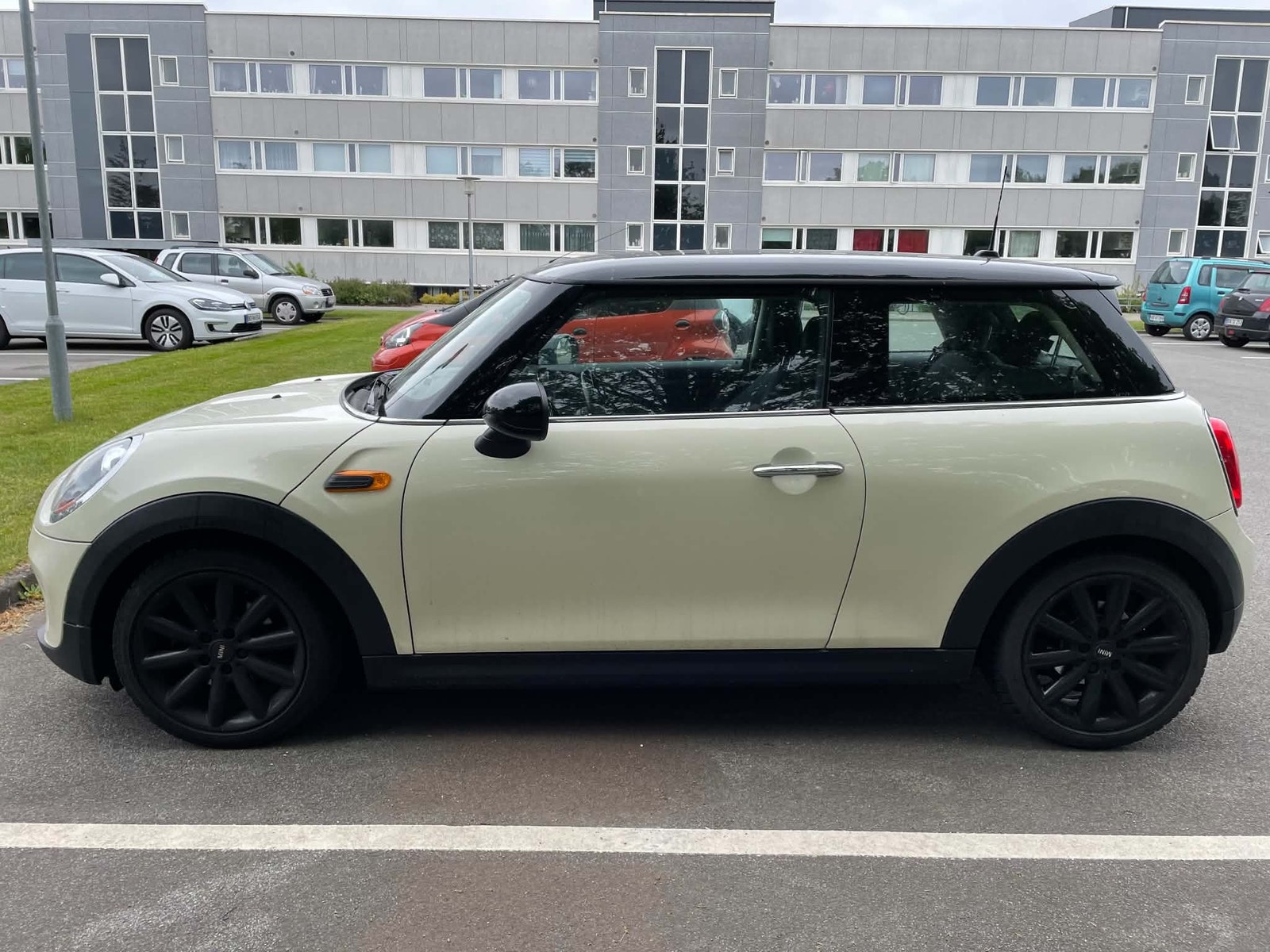 MINI Cooper til salg hos Nabilli
