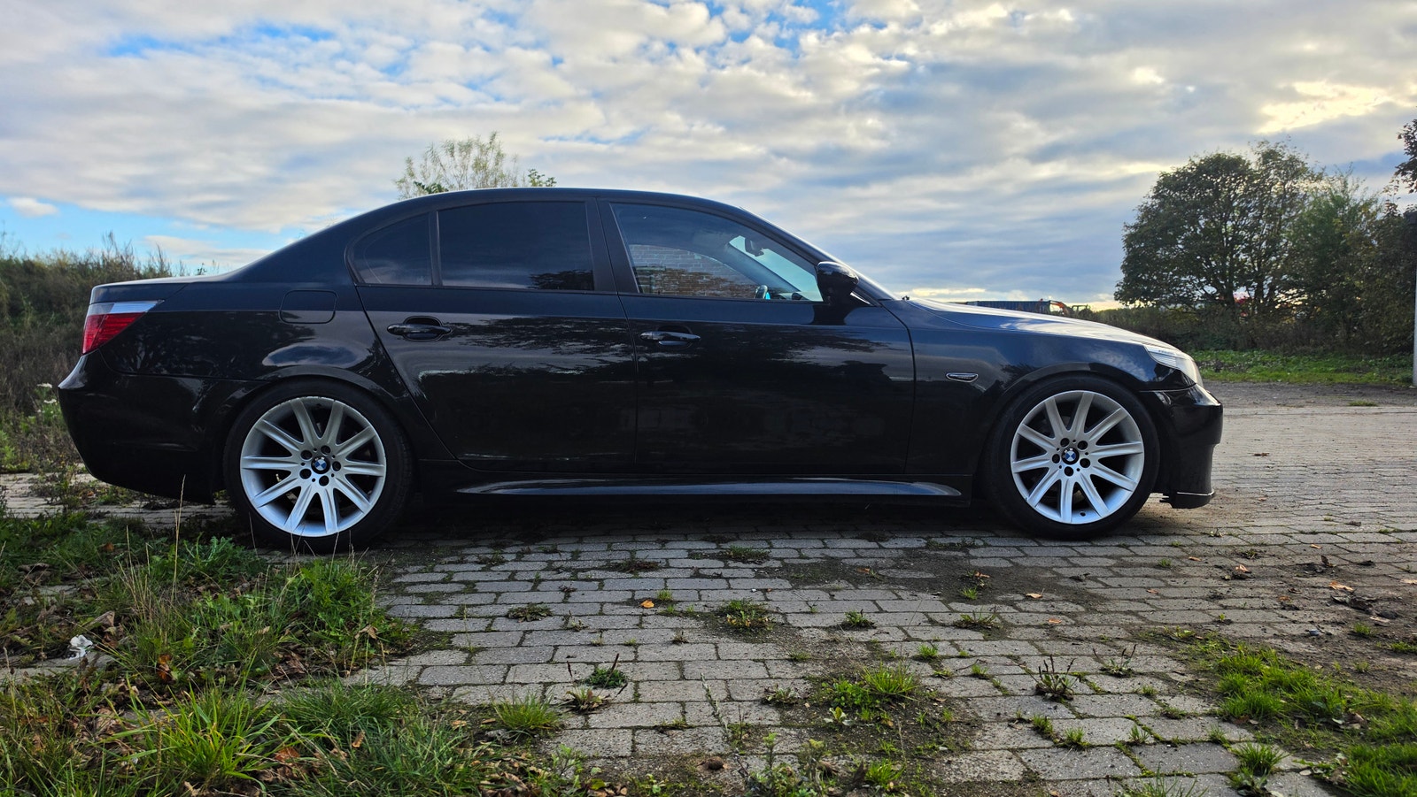 BMW 523i til salg hos Nabilli