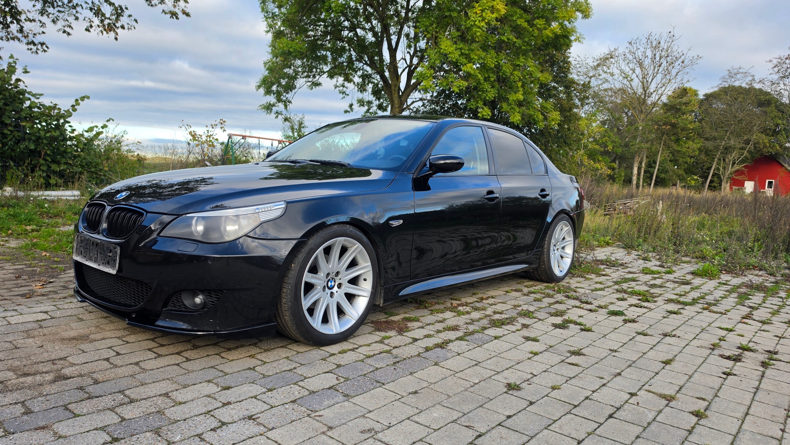 BMW 523i til salg hos Nabilli