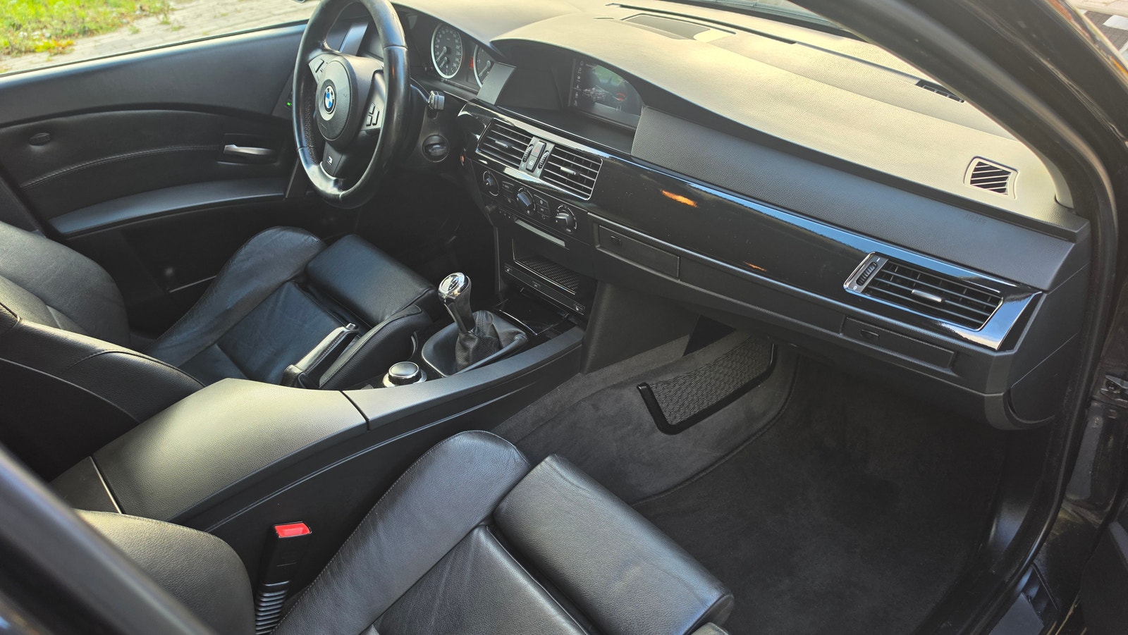 BMW 523i til salg hos Nabilli