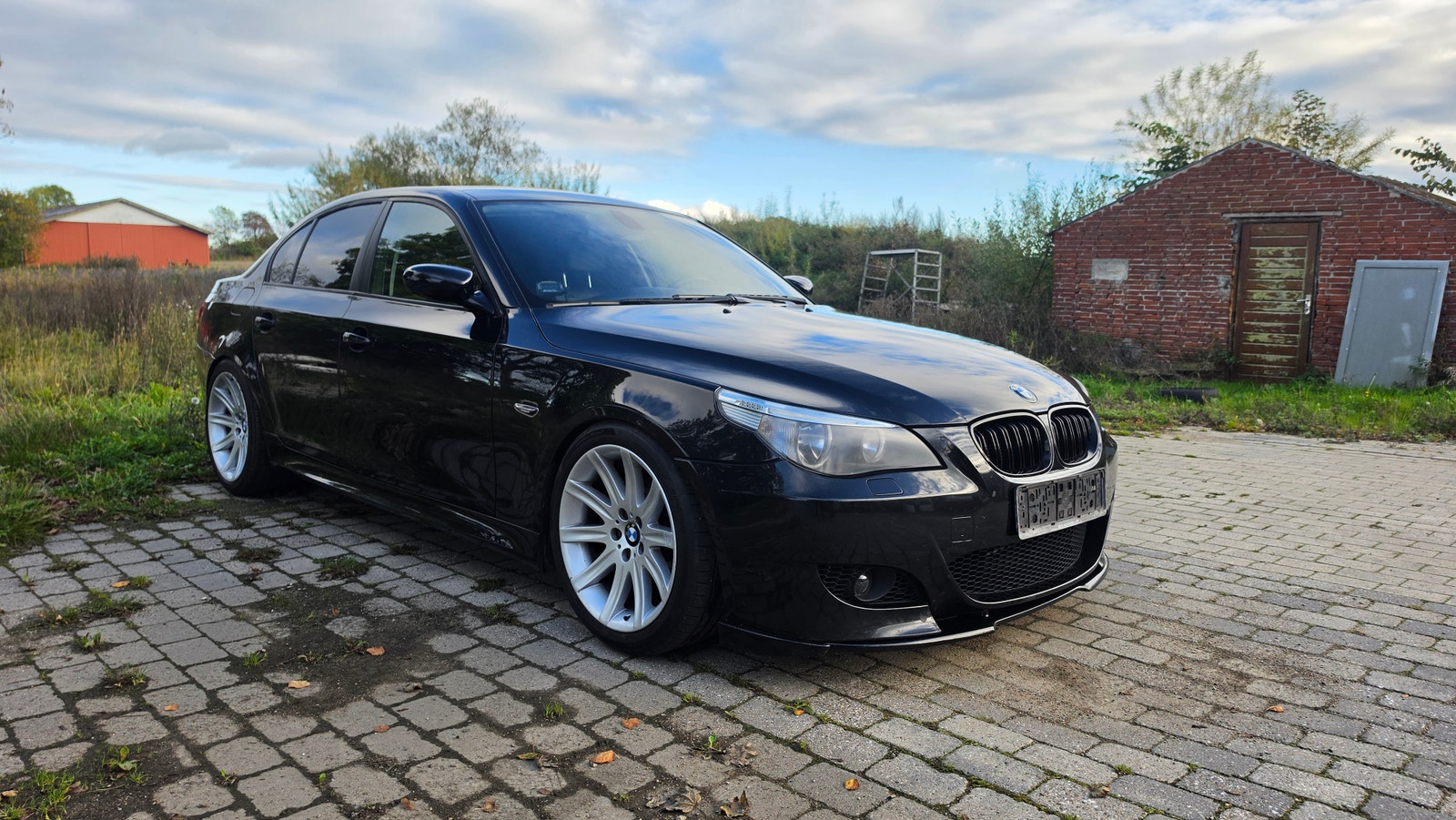 BMW 523i til salg hos Nabilli