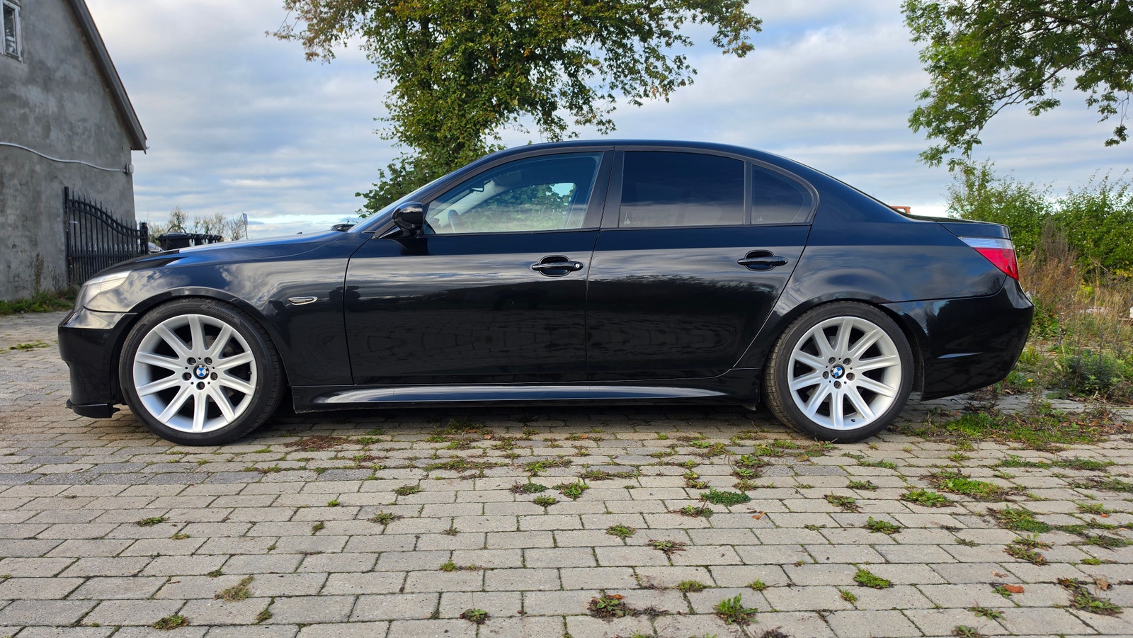 BMW 523i til salg hos Nabilli
