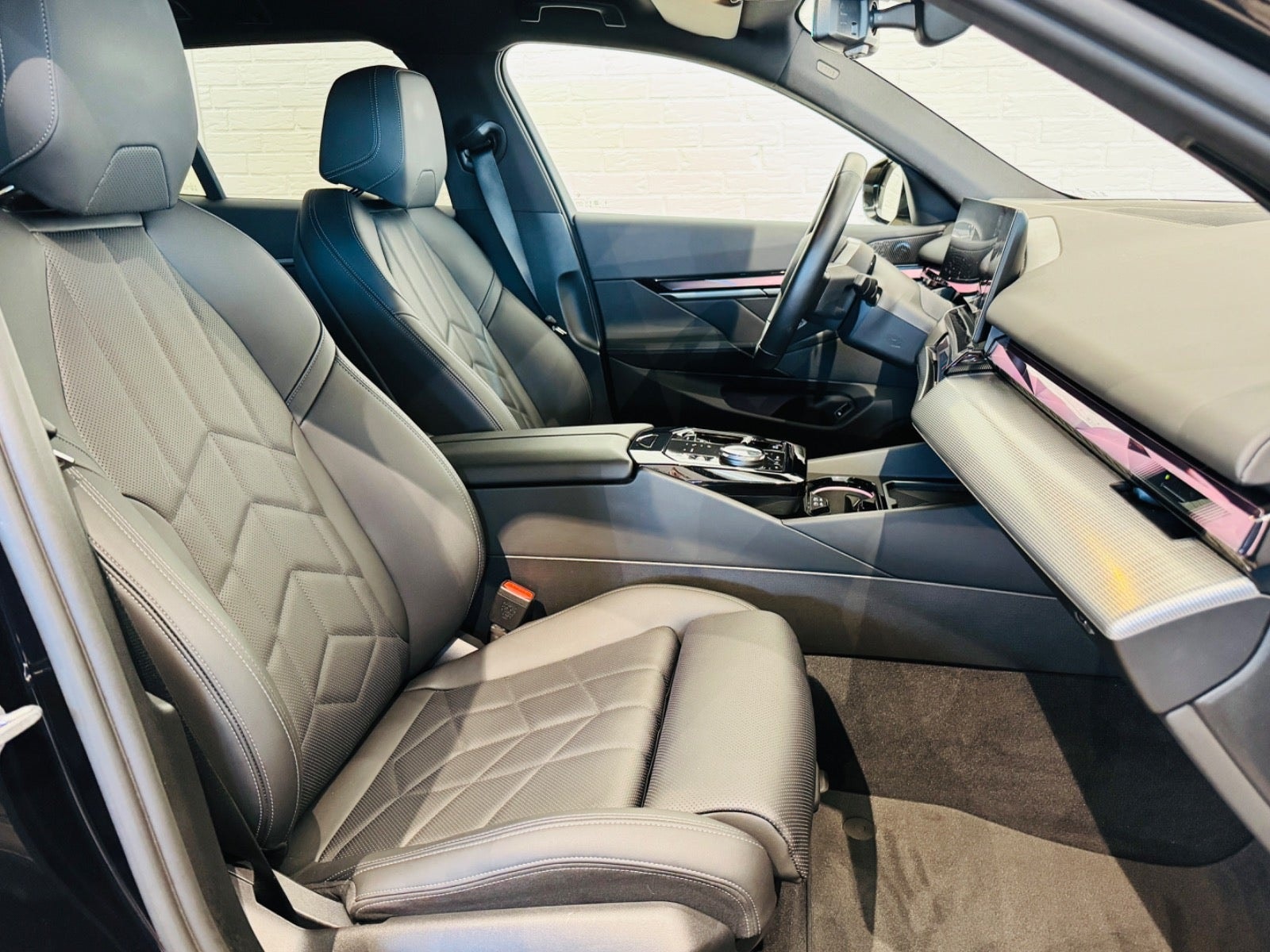 BMW i5 til salg hos Nabilli