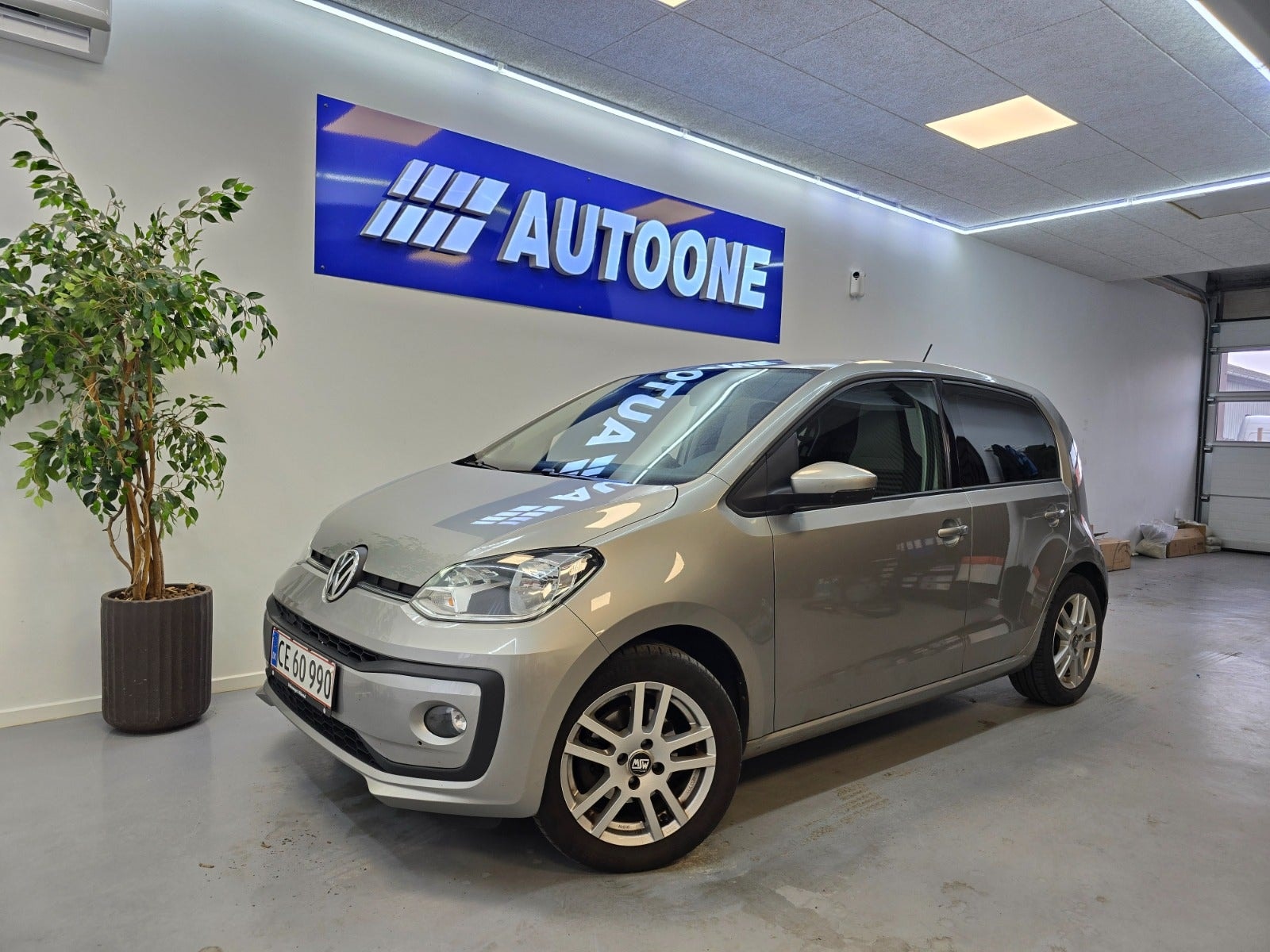 VW UP! til salg hos Nabilli