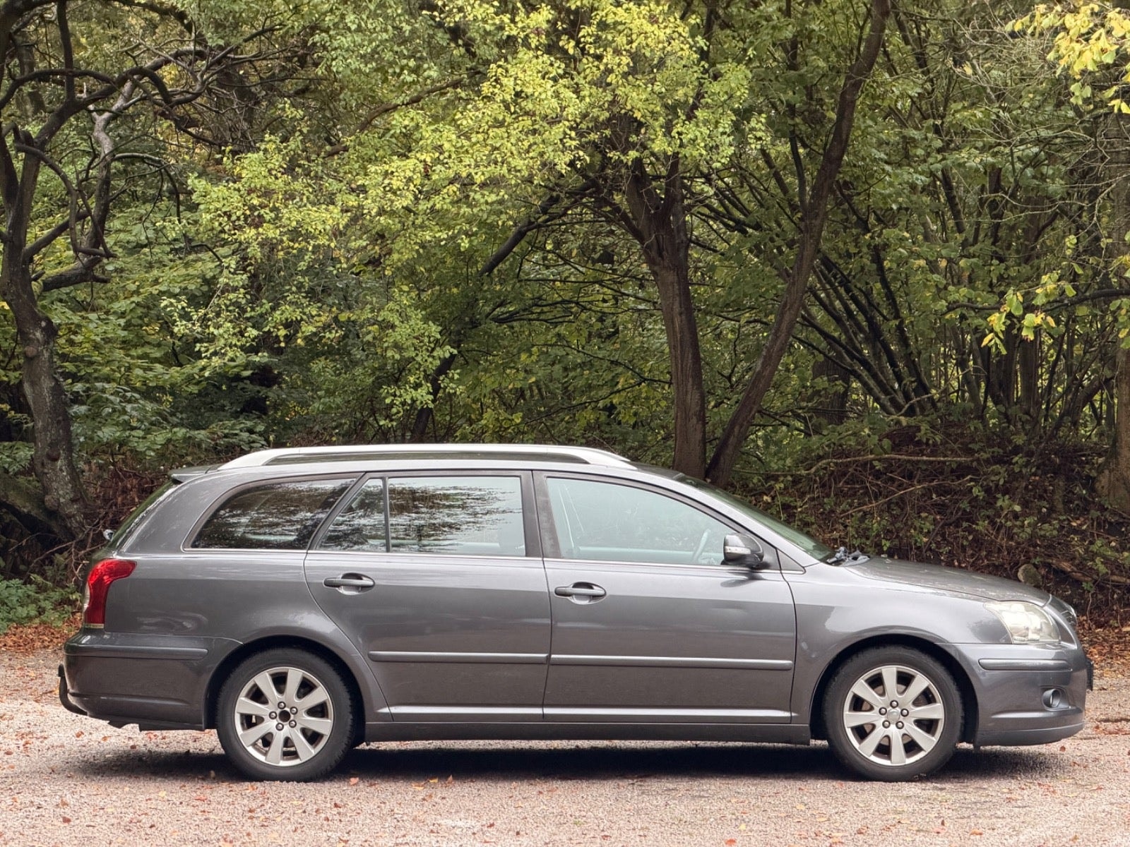 Toyota Avensis til salg hos Nabilli