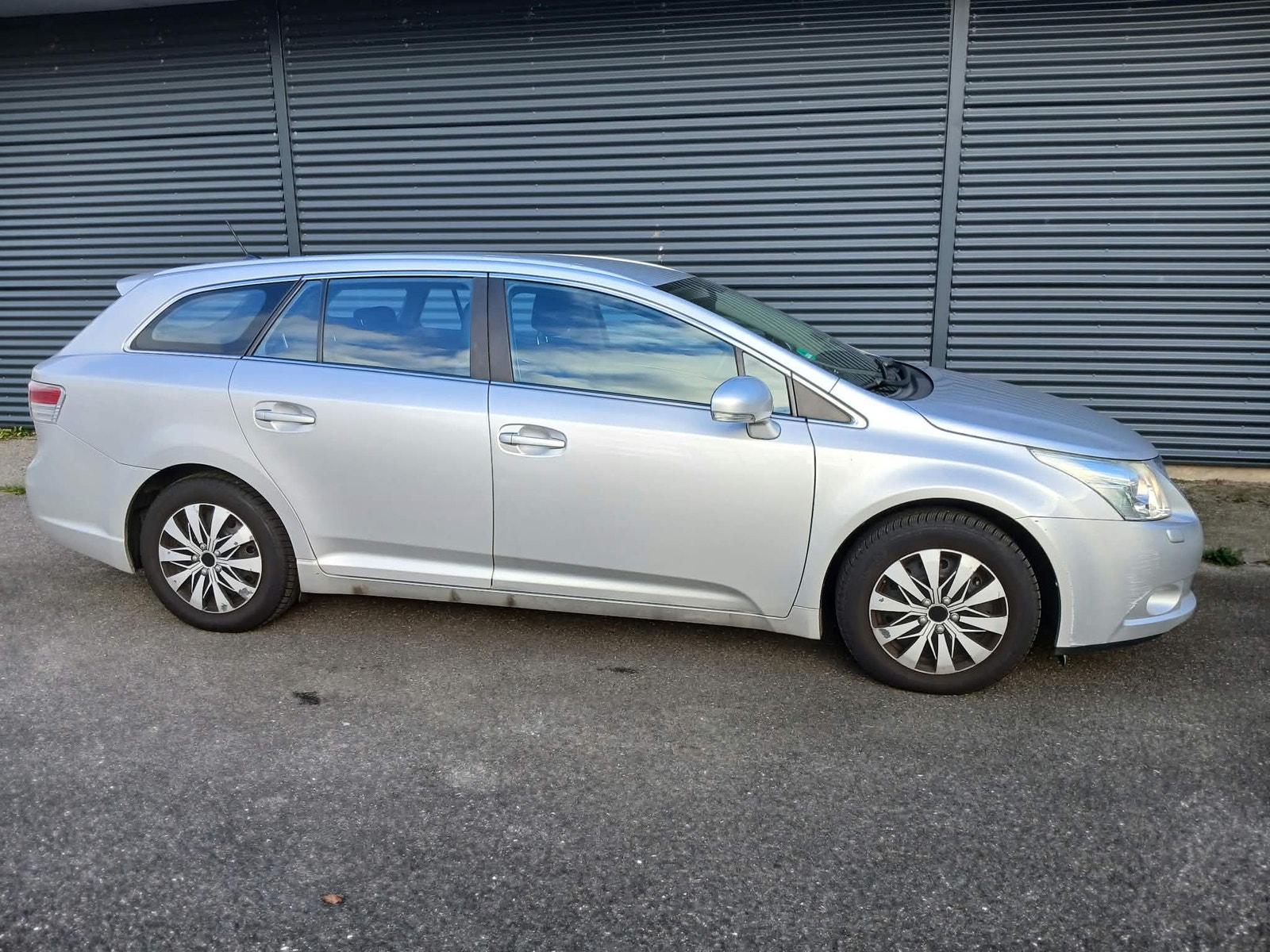 Toyota Avensis til salg hos Nabilli