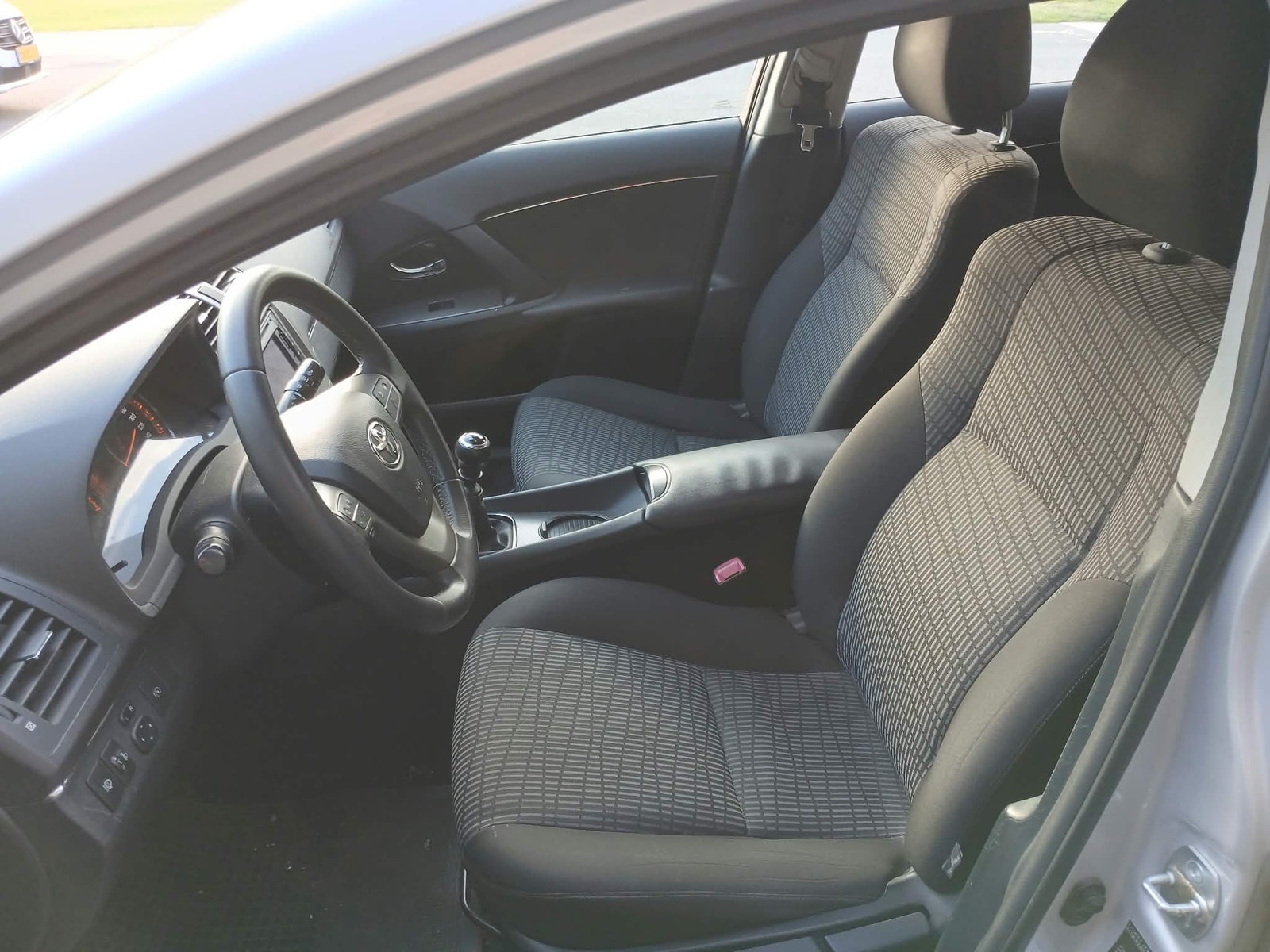 Toyota Avensis til salg hos Nabilli