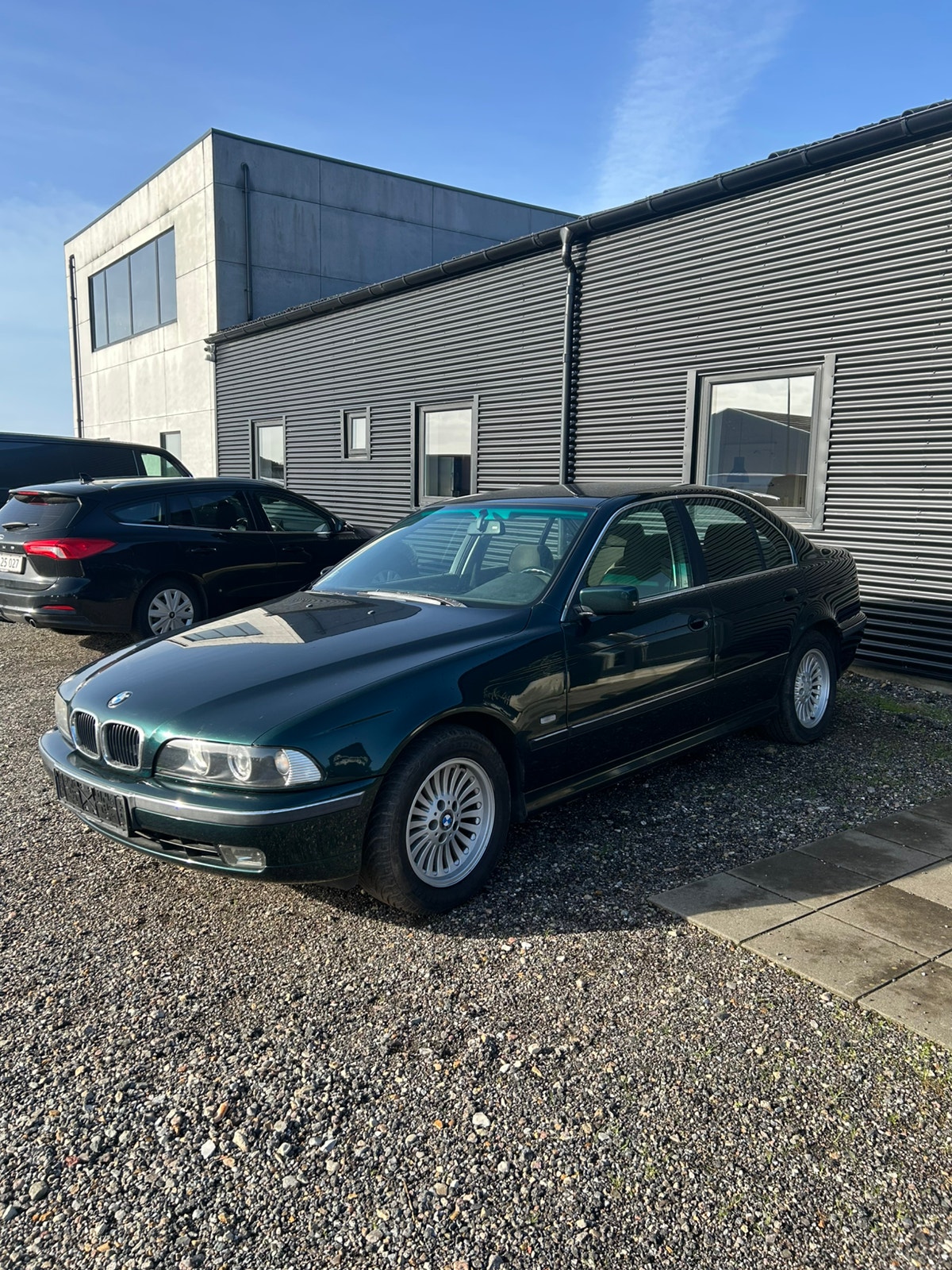 BMW 528i til salg hos Nabilli