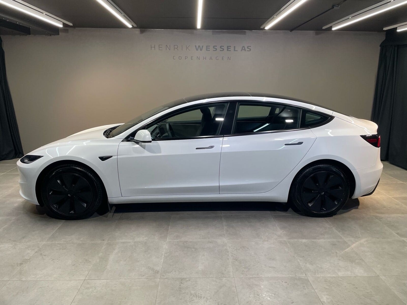Tesla Model 3 til salg hos Nabilli