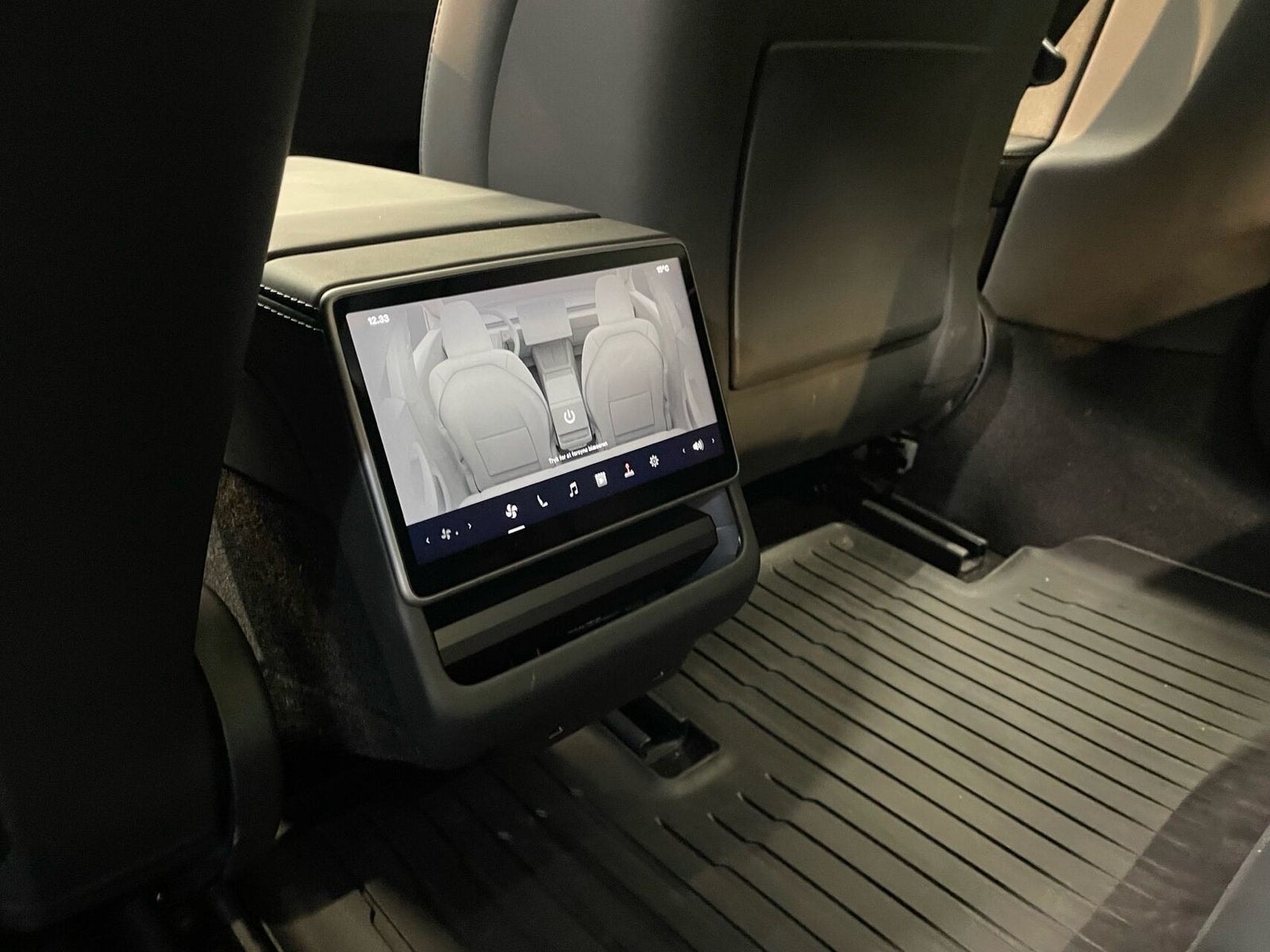 Tesla Model 3 til salg hos Nabilli