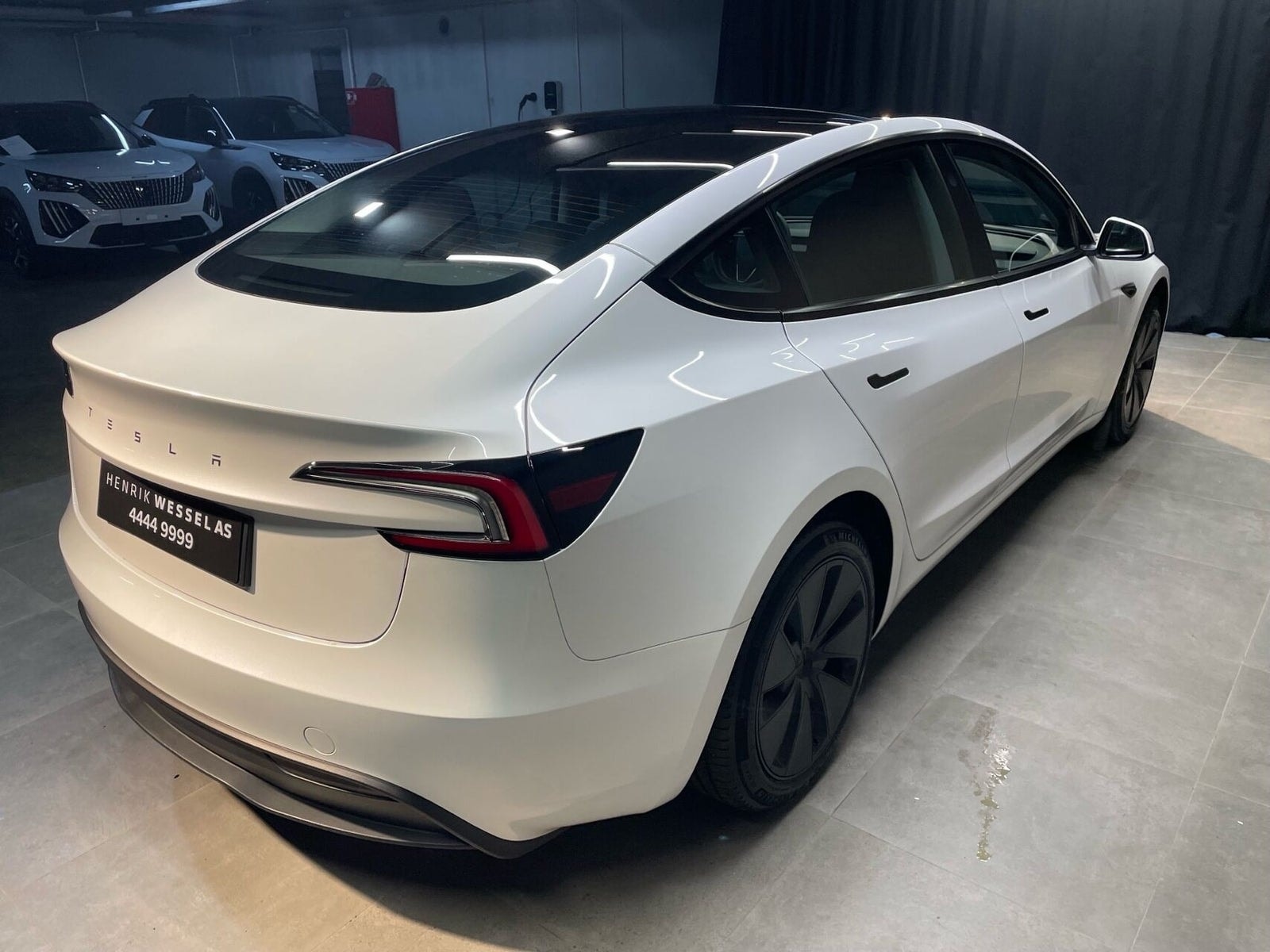 Tesla Model 3 til salg hos Nabilli