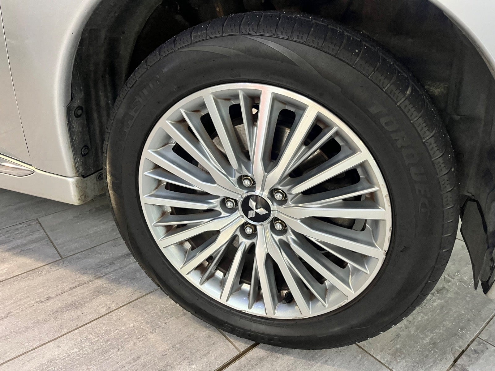 Mitsubishi Outlander til salg hos Nabilli