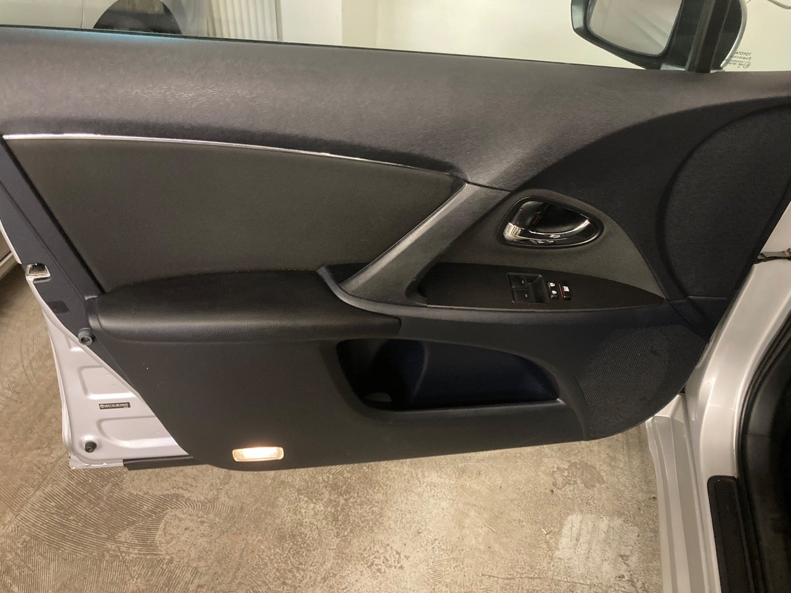Toyota Avensis til salg hos Nabilli