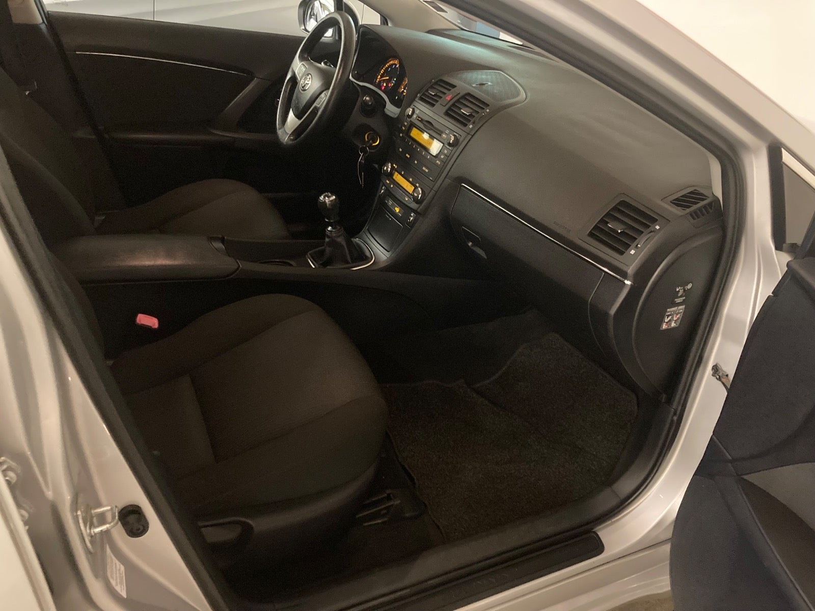 Toyota Avensis til salg hos Nabilli