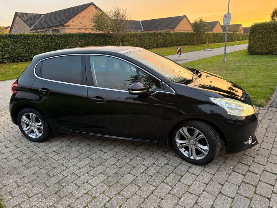 Peugeot 208 til salg hos Nabilli