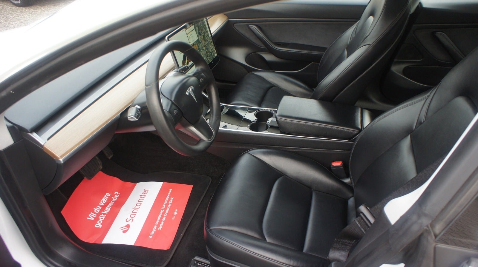 Tesla Model 3 til salg hos Nabilli
