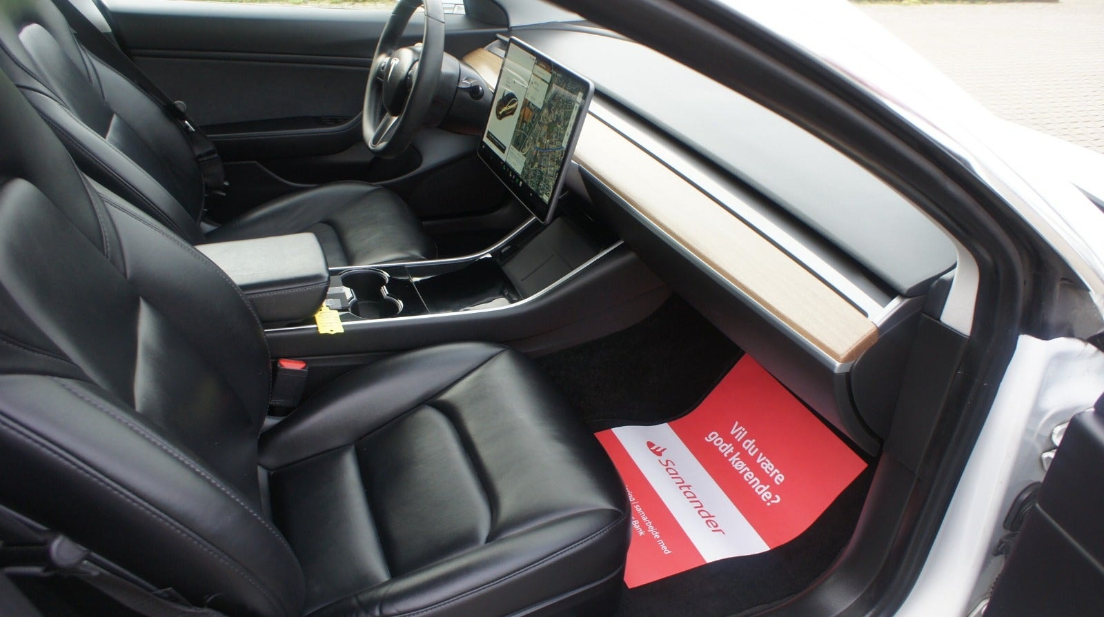 Tesla Model 3 til salg hos Nabilli