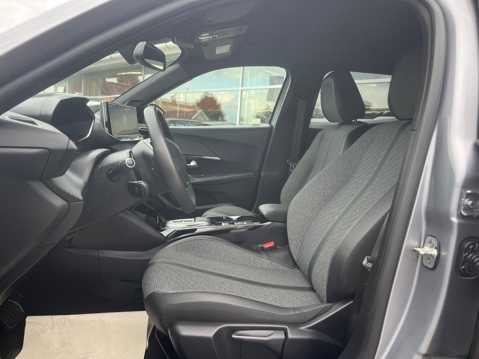Peugeot e-2008 til salg hos Nabilli
