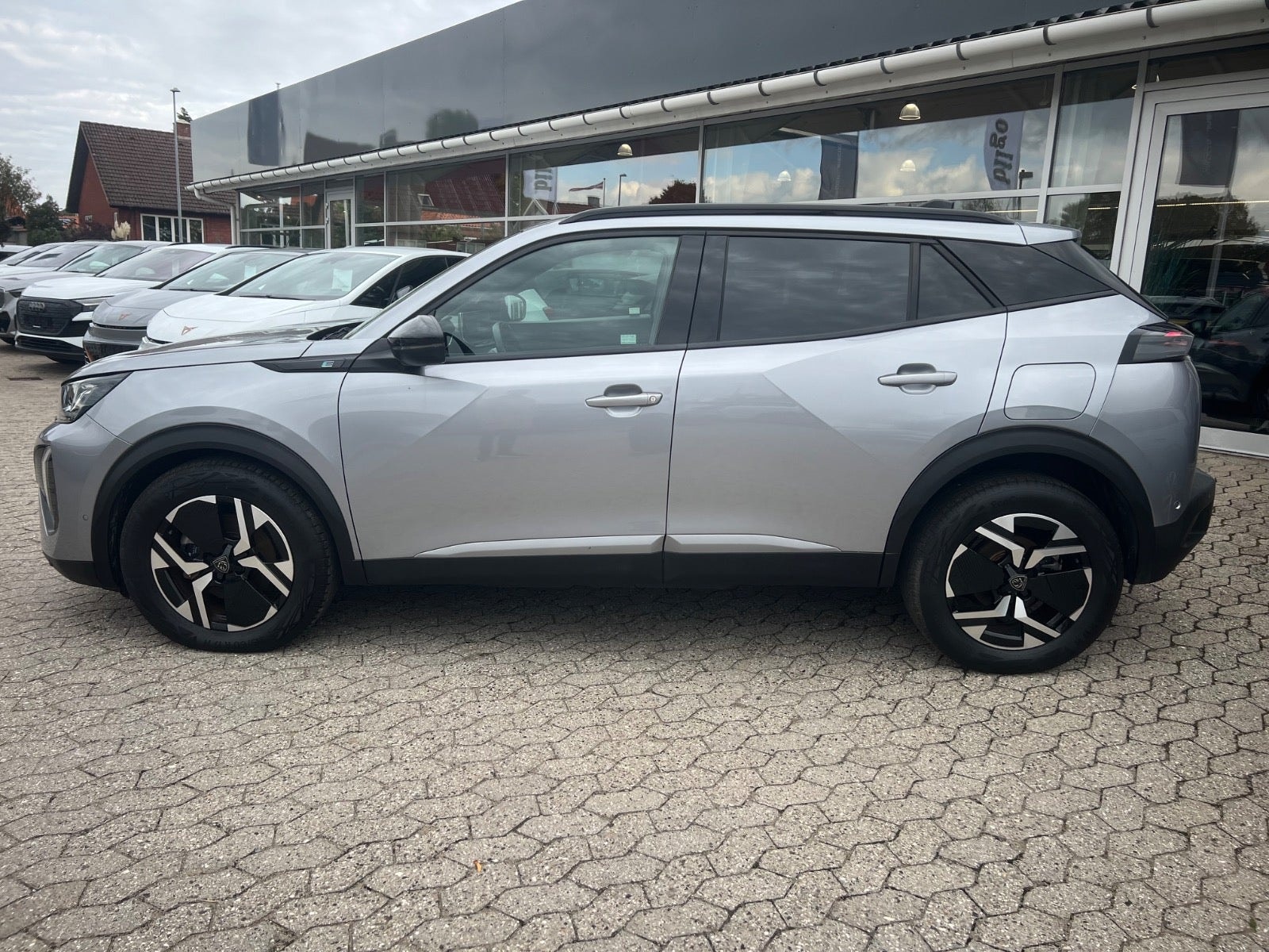 Peugeot e-2008 til salg hos Nabilli