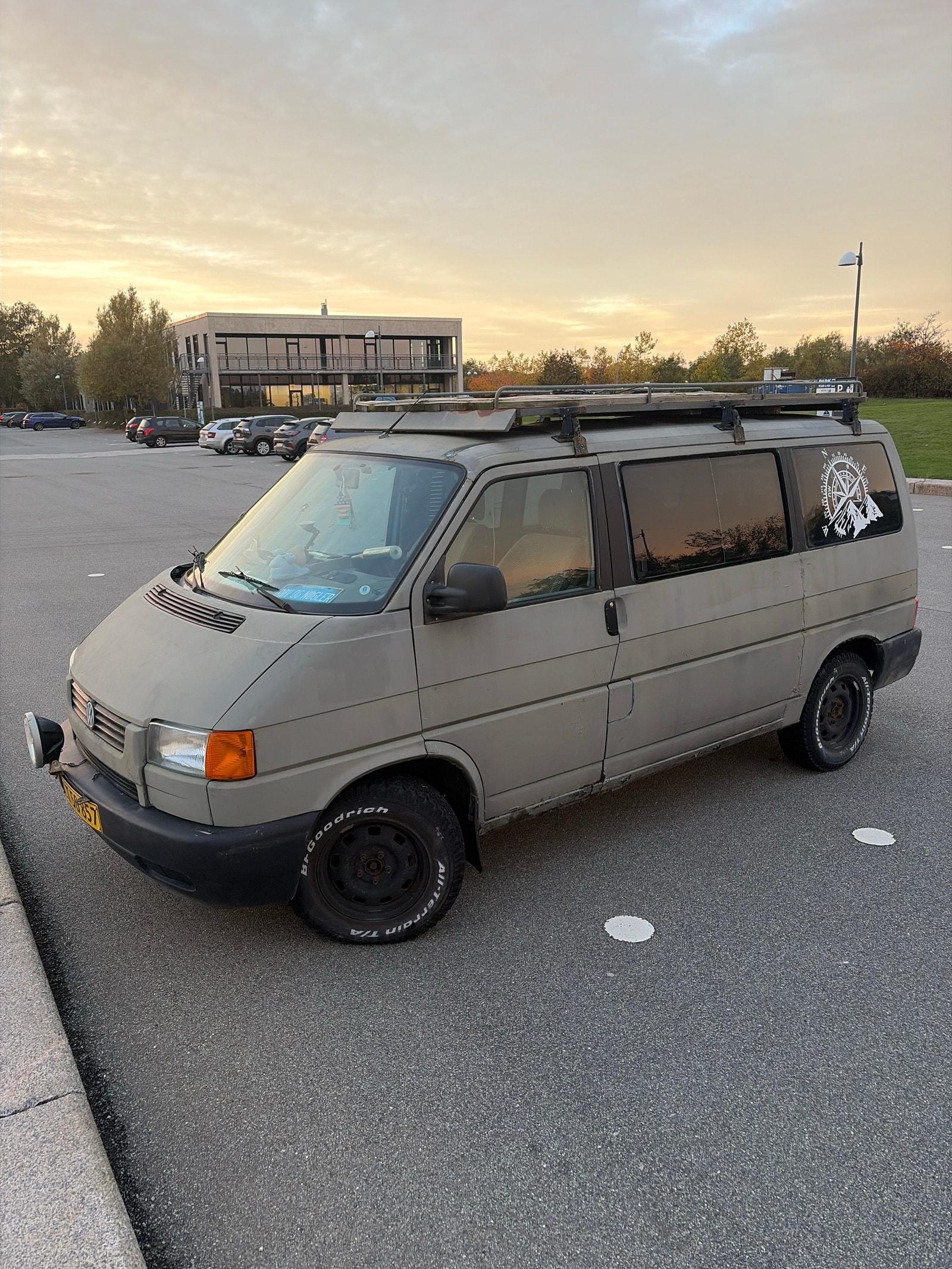 VW Caravelle til salg hos Nabilli