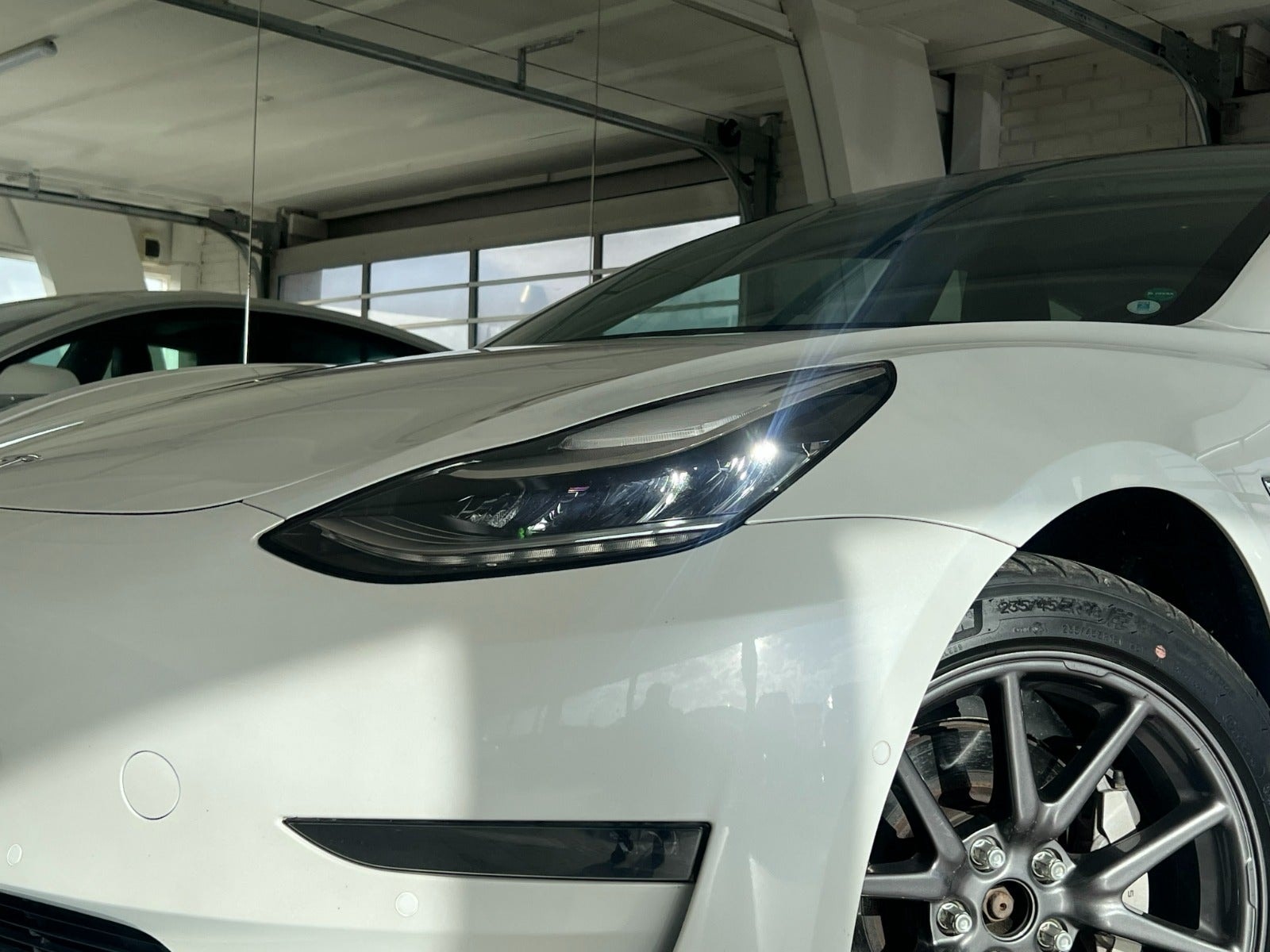 Tesla Model 3 til salg hos Nabilli