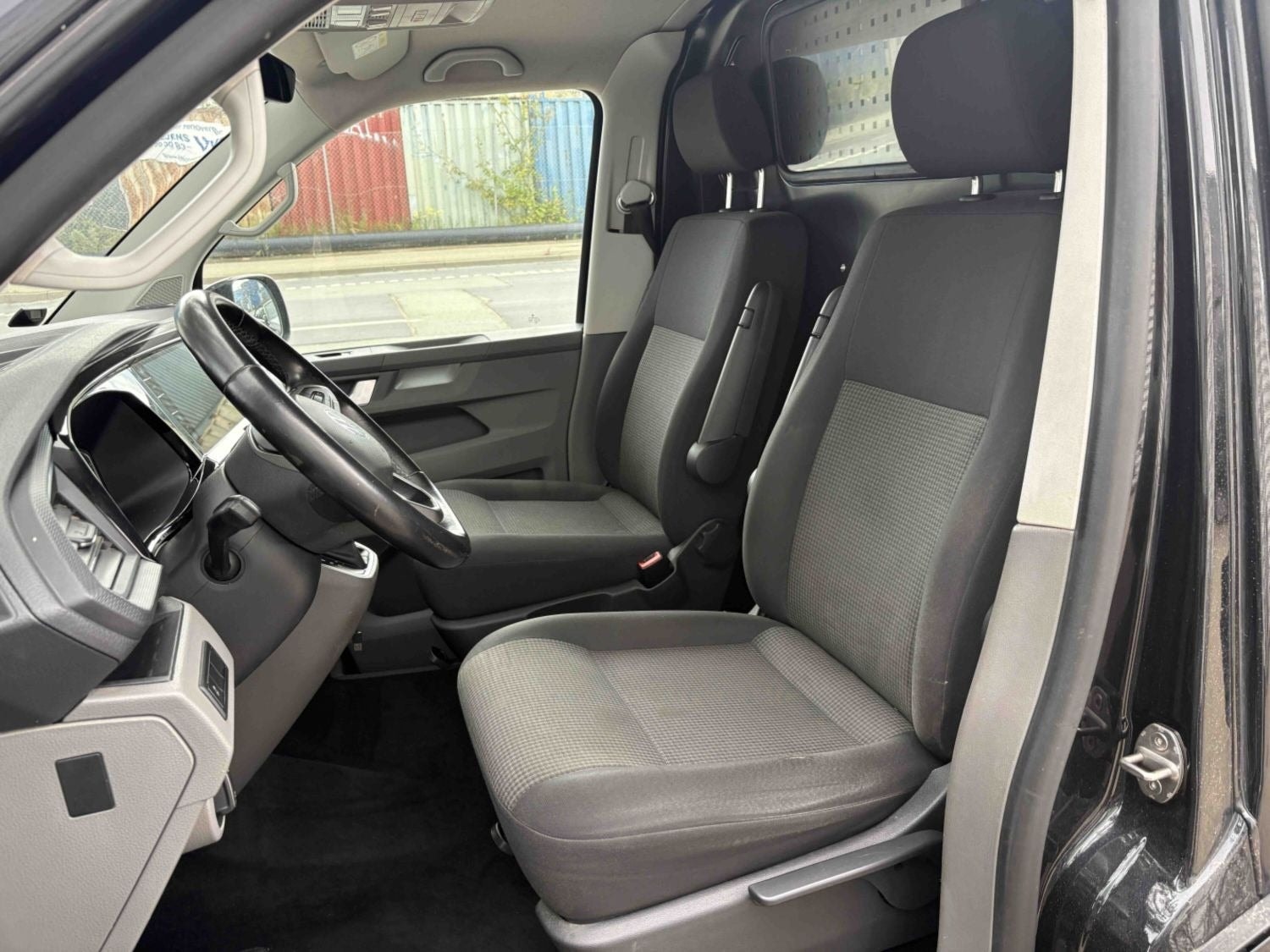VW Transporter til salg hos Nabilli