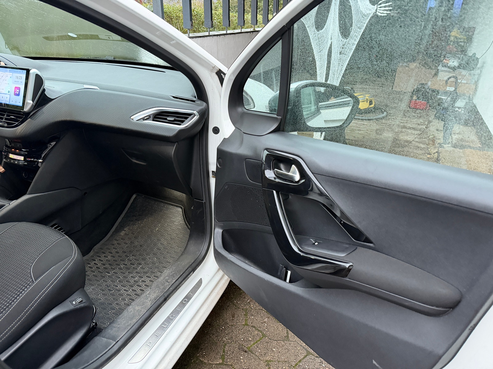 Peugeot 208 til salg hos Nabilli