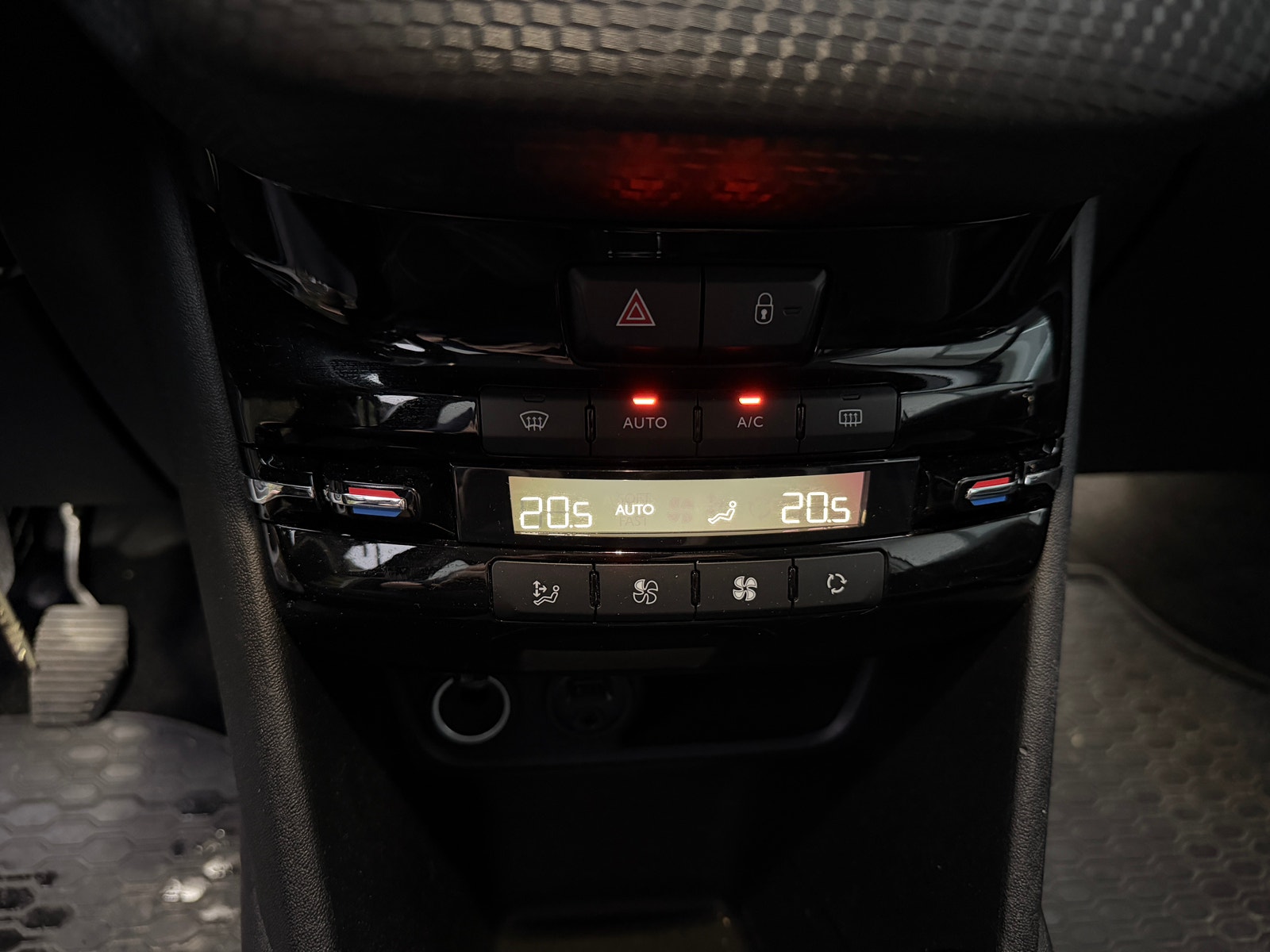 Peugeot 208 til salg hos Nabilli