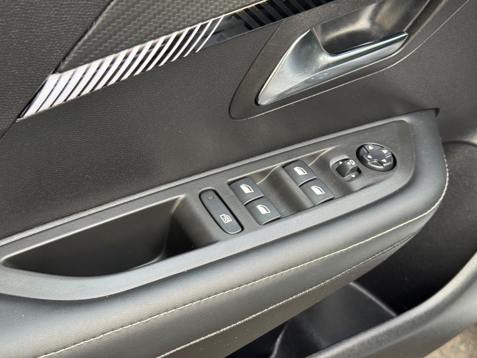 Peugeot 208 til salg hos Nabilli