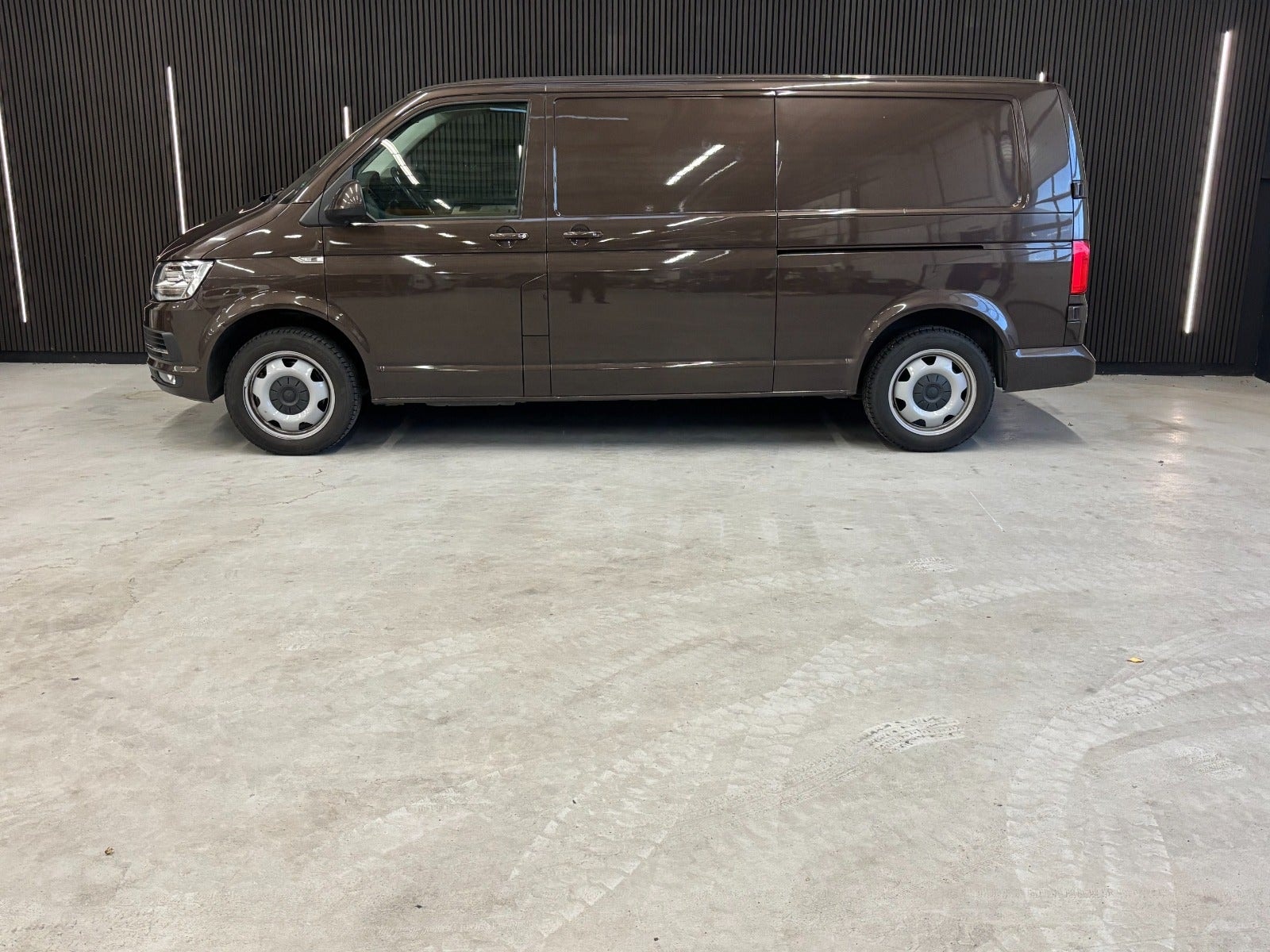 VW Transporter til salg hos Nabilli