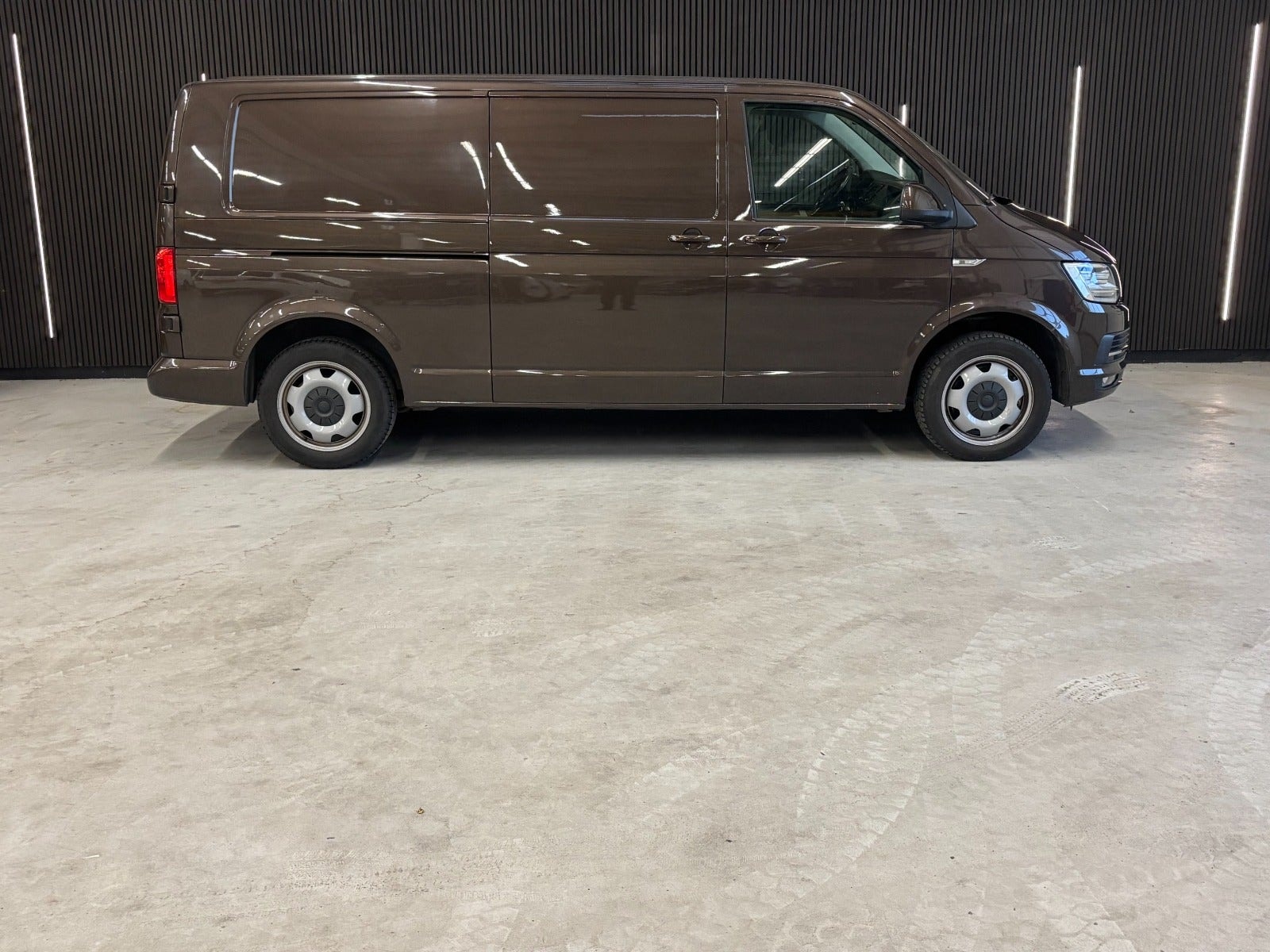 VW Transporter til salg hos Nabilli