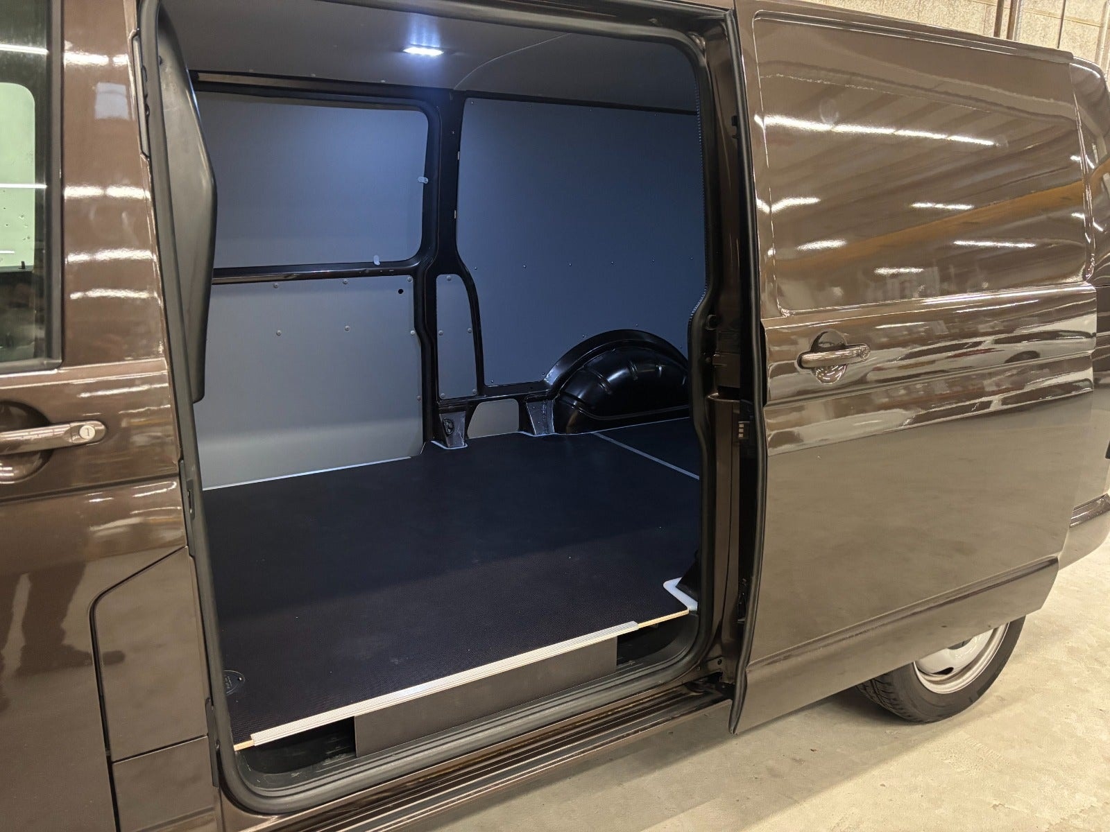 VW Transporter til salg hos Nabilli