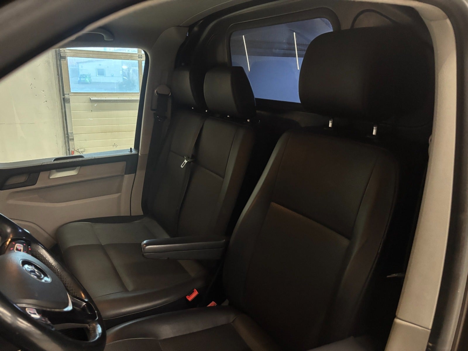 VW Transporter til salg hos Nabilli