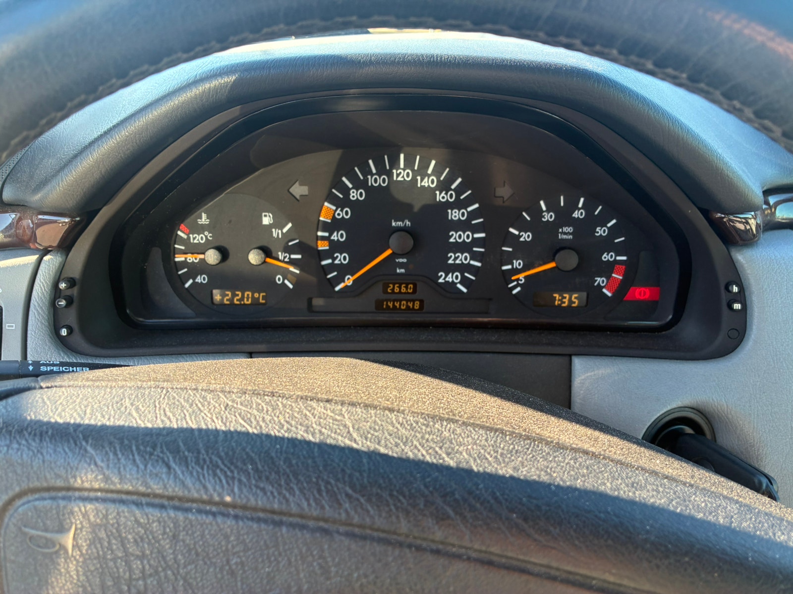 Mercedes E 230 til salg hos Nabilli