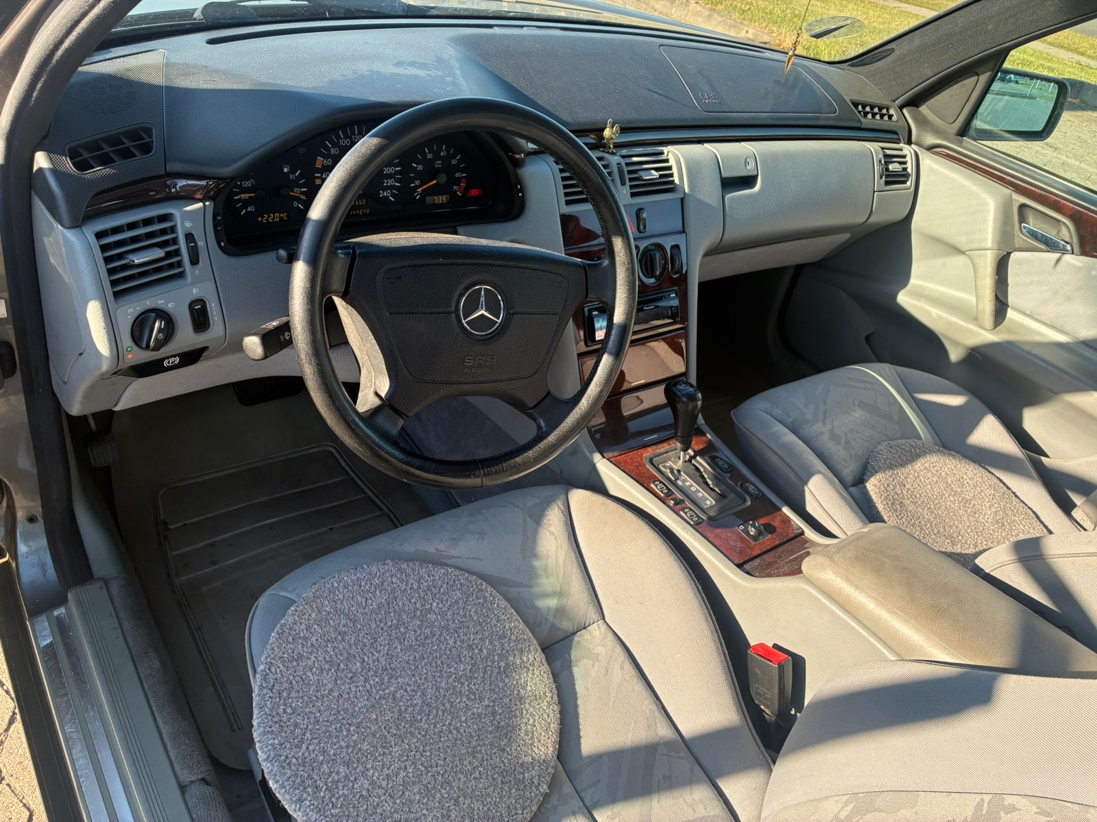 Mercedes E 230 til salg hos Nabilli