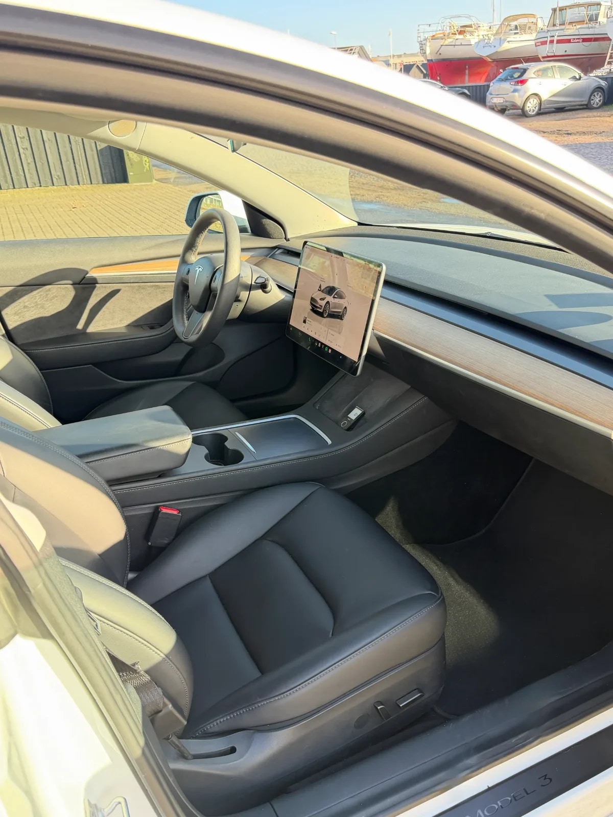 Tesla Model 3 til salg hos Nabilli