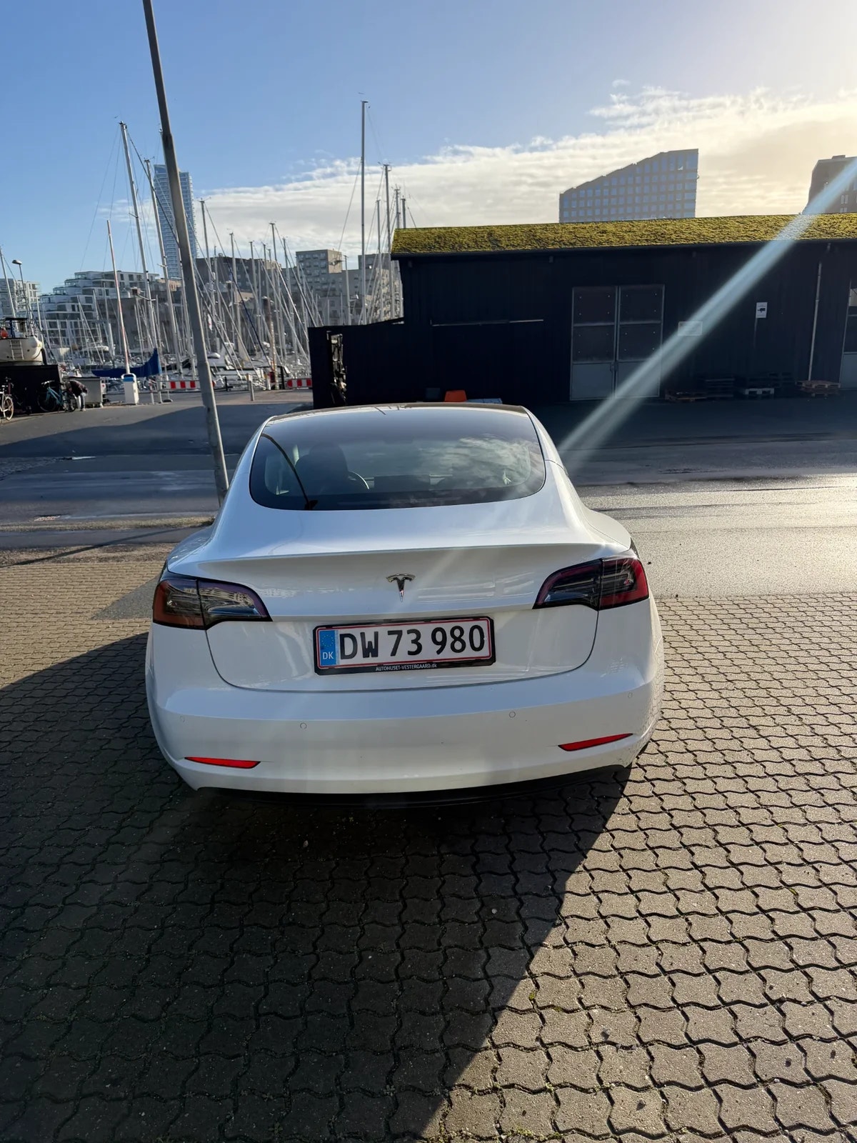 Tesla Model 3 til salg hos Nabilli