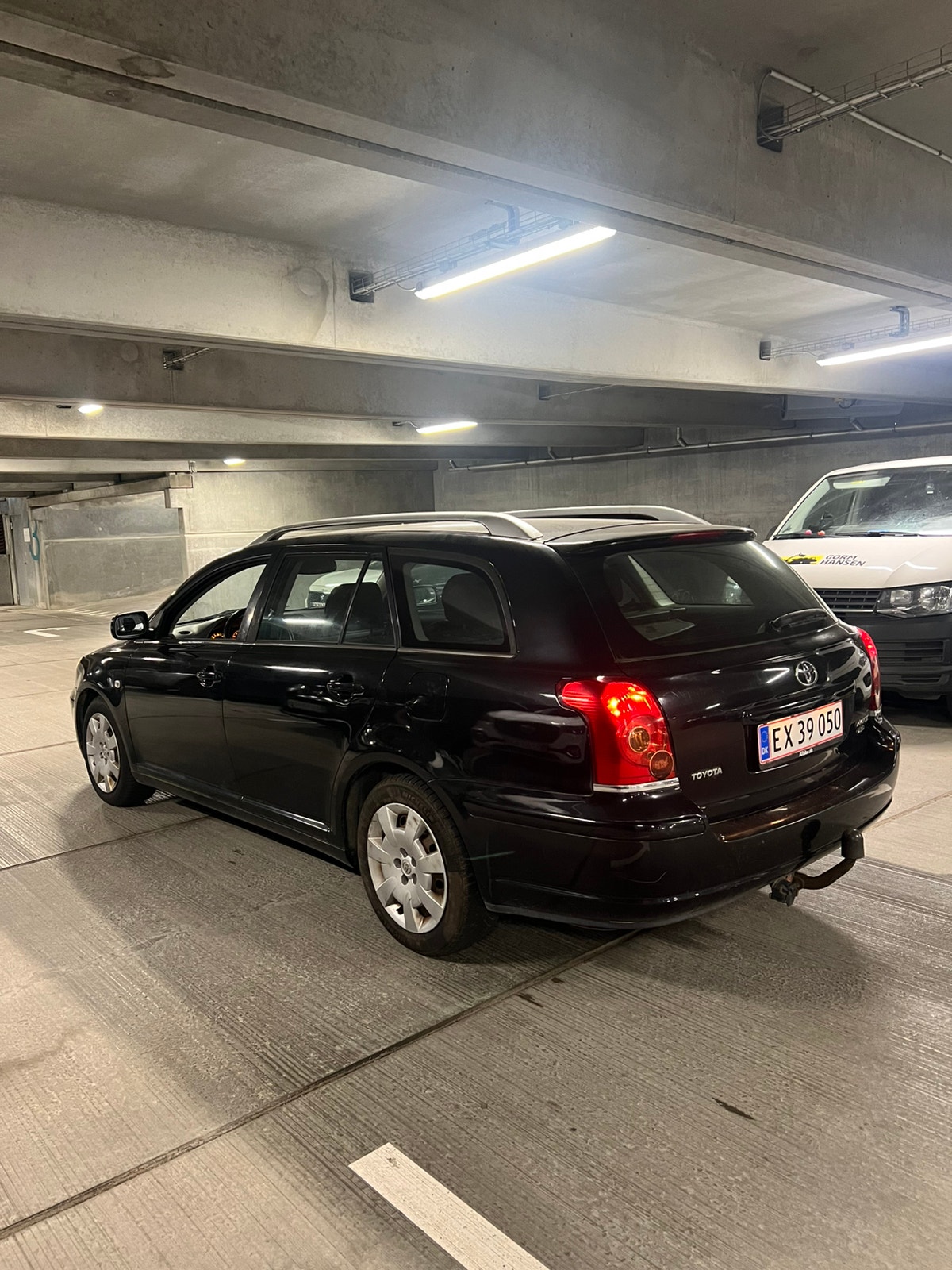 Toyota Avensis til salg hos Nabilli