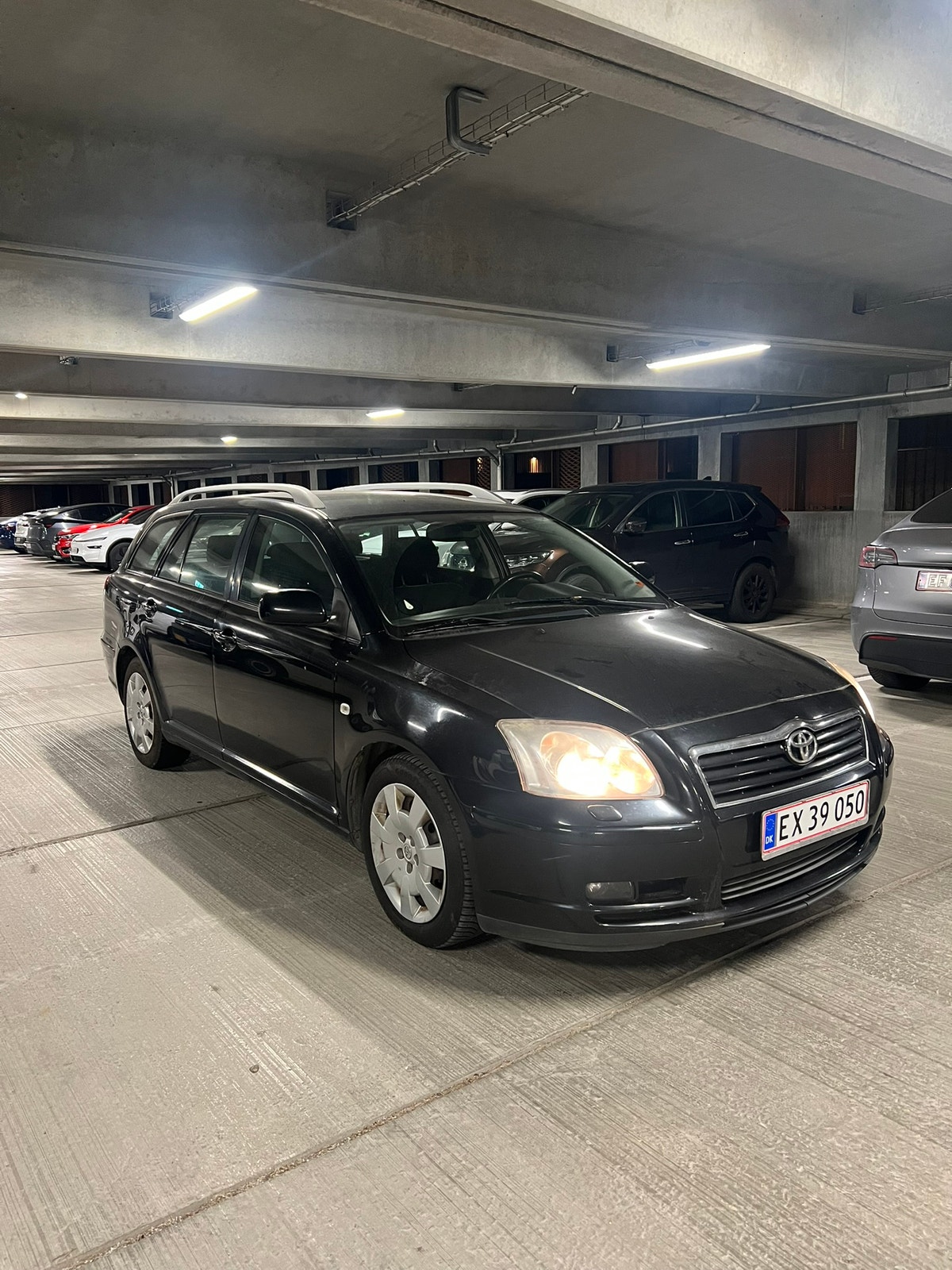 Toyota Avensis til salg hos Nabilli
