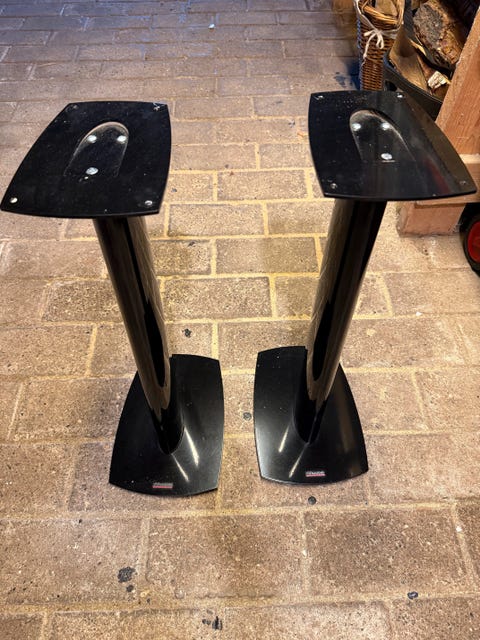 Dynaudio stand 3x med 8 spikes  			