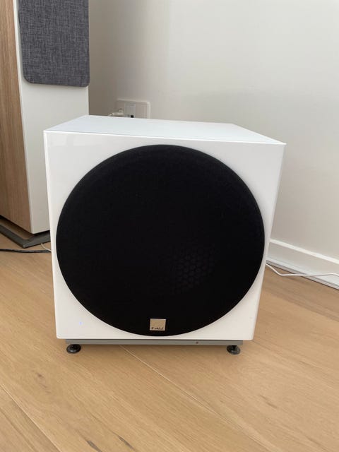 Dali sub e-12 f + spikes  			