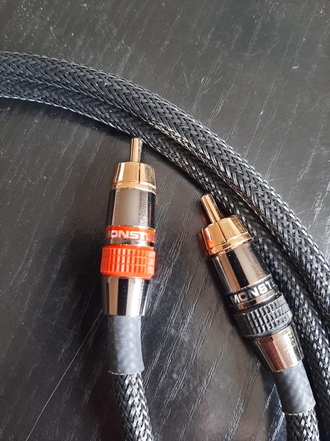 Monster cable rca  			