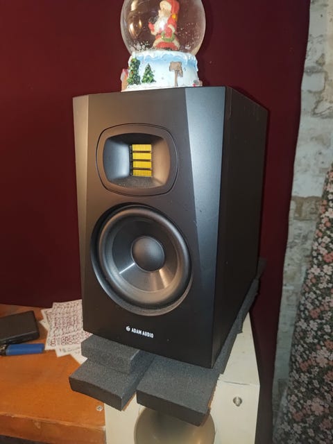 Adam audio t5v studie monitors  			