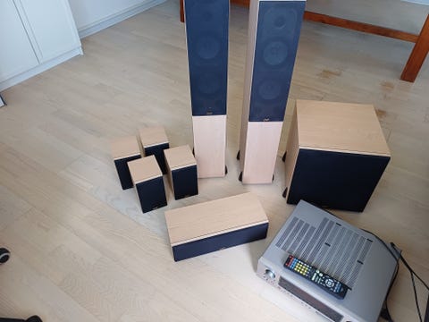 Denon avr-1906 av surround receiver, med 7.1 højtaler sæt.  			