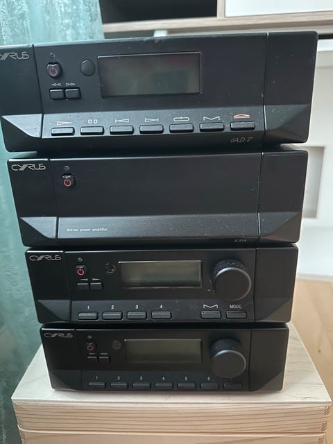 Cyrus stereoanlæg  			