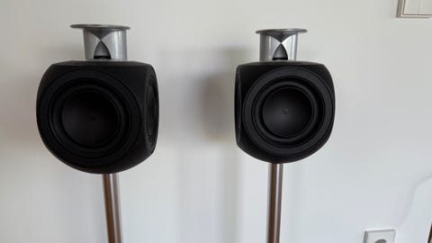 B&amp;o anlæg bestående af beocenter 2 samt 2xbeolab 3 højttalere  			