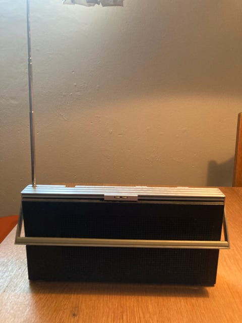 Sort beolit 600 transistor  			