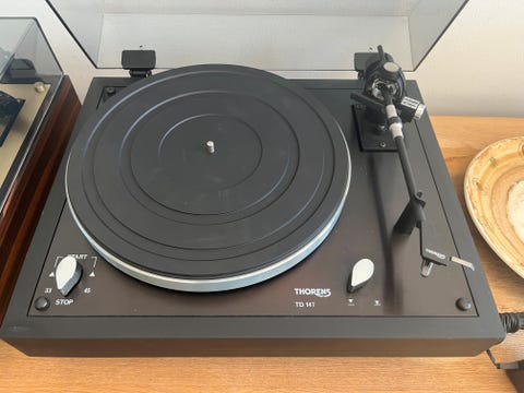 Thorens td147 black  			