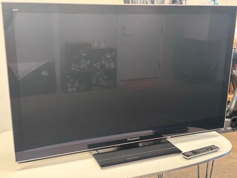 Panasonic tx-p50vt30y plasma tv + 2 stk. 3d briller  			