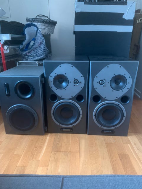Dynaudio air 20 m. sub  			